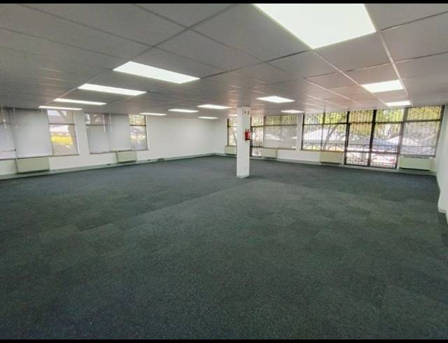BUSINESS PROPERTY TO RENT IN HALFWAY GARDENS